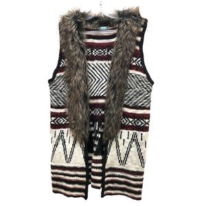 Maurices Women's Size M White/Black/Maroon Sweater Vest with Faux Fur Collar